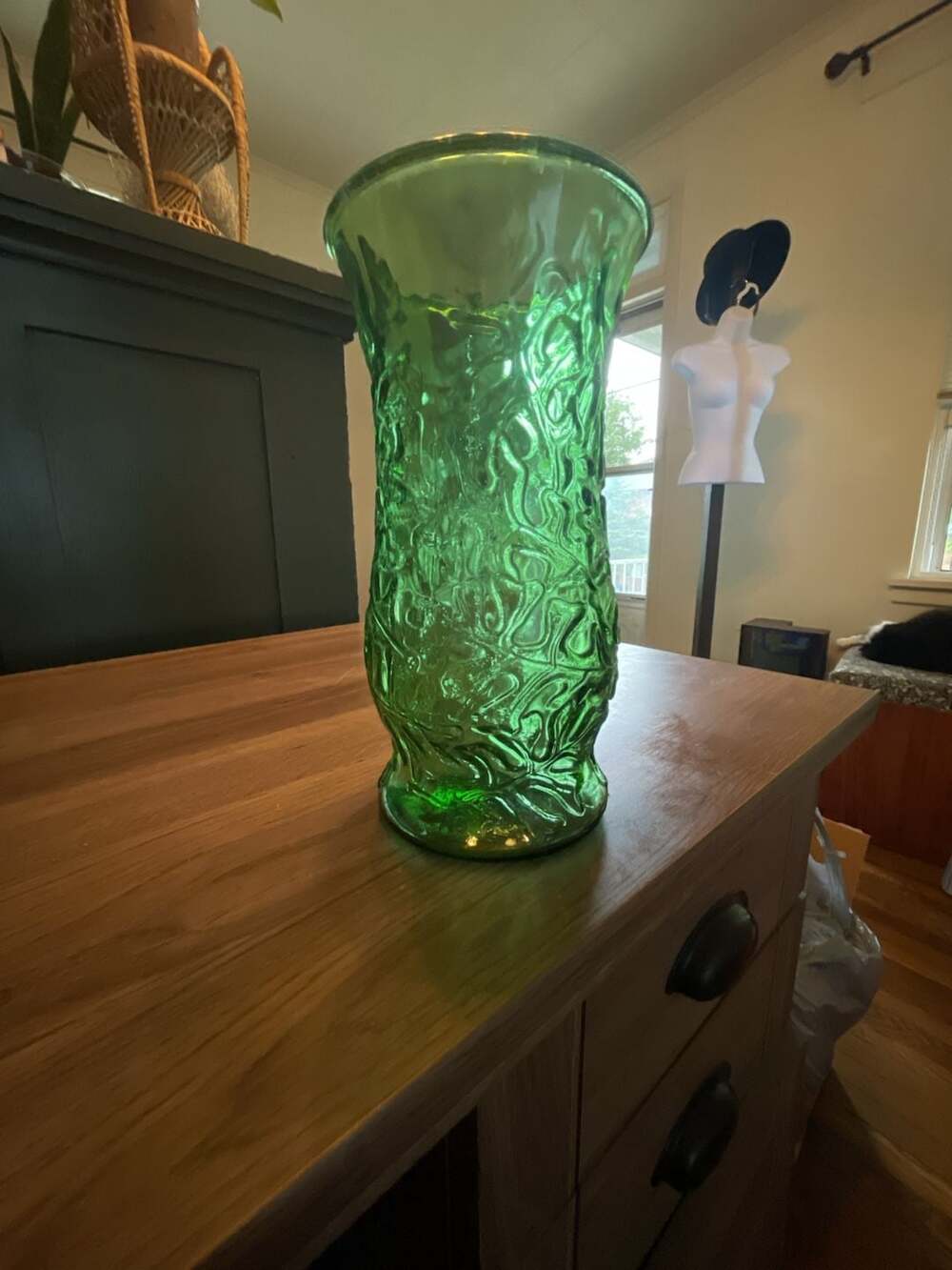 Vintage EO Brody Crinkle Green Monstera Floral Glass Vase MCM